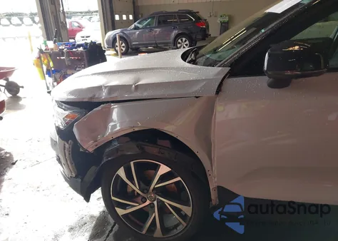 2021 Volvo Xc40 T5 R-Design из США, поврежденный, VIN YV4162UM9M2608943